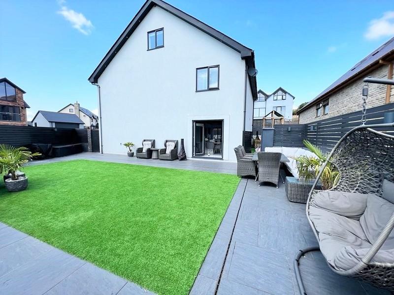 Abergarw Meadow, Brynmenyn, Bridgend.... 5 bed detached house £690,000