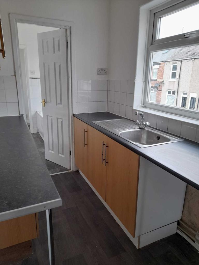 Duke Street, Hartlepool 1 bed flat £350 pcm (£81 pw)