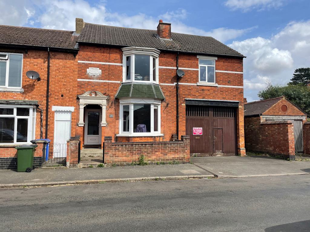 Pollard Street, Kettering, NN16 4 bed end of terrace house for sale £
