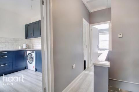 73 Latimer Road, Luton, LU1 3XE