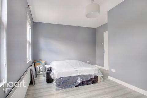 73 Latimer Road, Luton, LU1 3XE