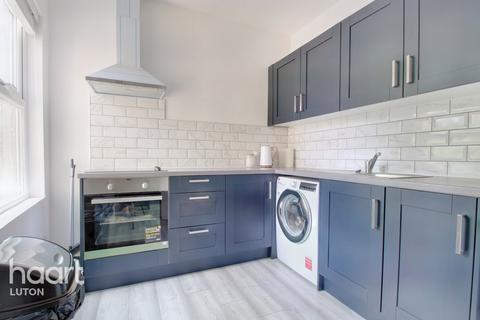 73 Latimer Road, Luton, LU1 3XE