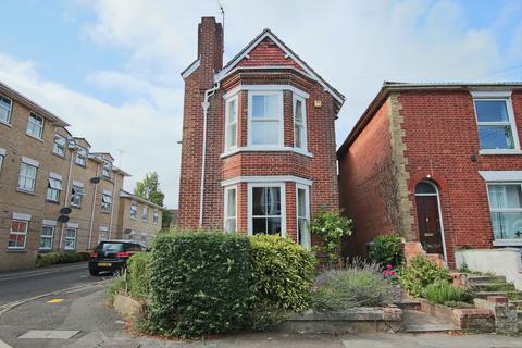 3 Avenue Road, Southampton, SO14 6TR
