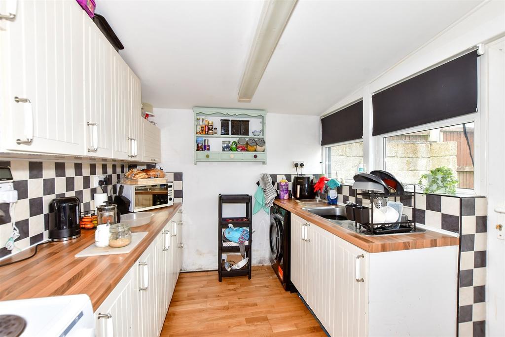 Bush Avenue, Ramsgate, Kent 2 bed semidetached house for sale £230,000