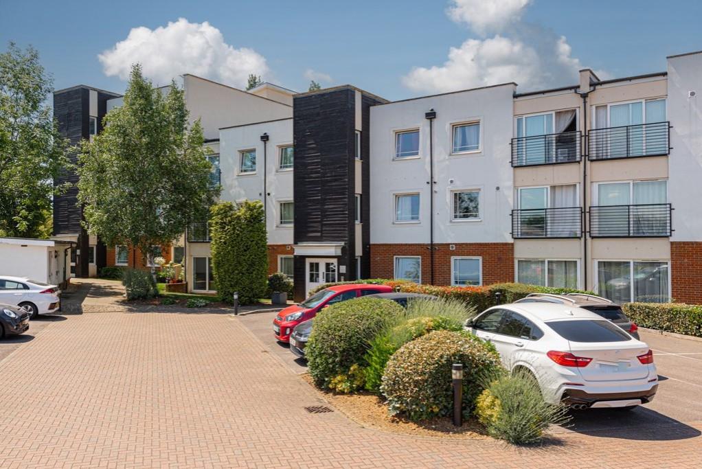 Leatherhead 1 bed flat £1,000 pcm (£231 pw)