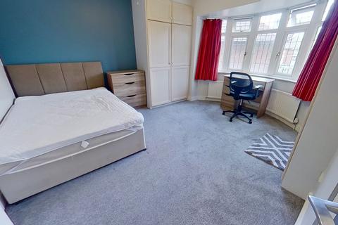 6 bedroom house to rent - Greyshiels Avenue, Headingley, Leeds