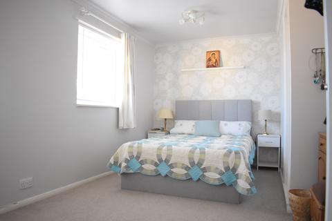 12 Dunstable Road, West Molesey, KT8 2EN