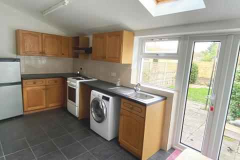 4 bedroom terraced house to rent, Park Road, Egham, Surrey, TW20