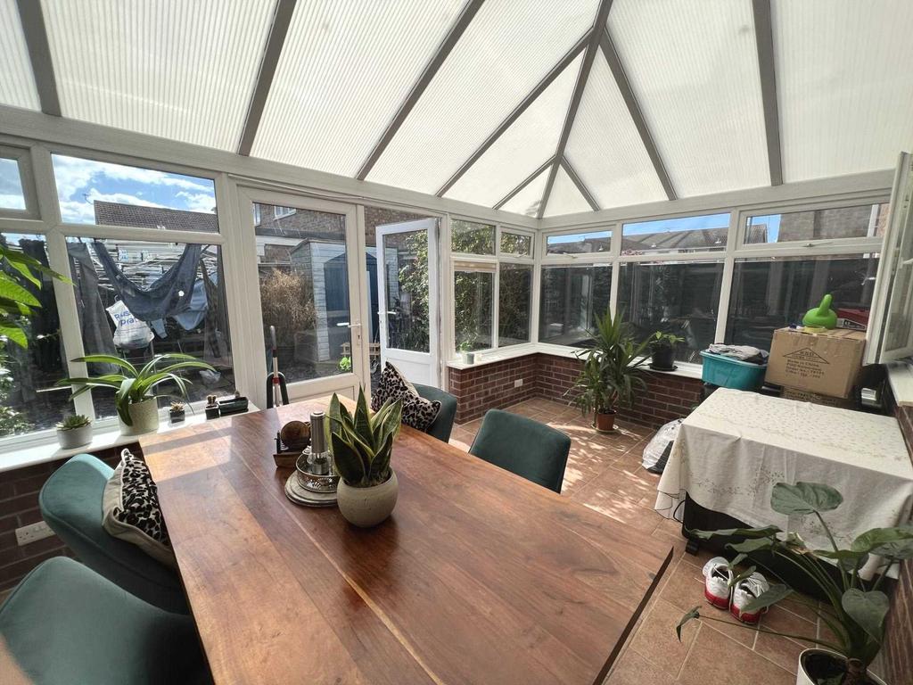 Findon Drive, Felpham 3 bed terraced house to rent £1,150 pcm (£265 pw)