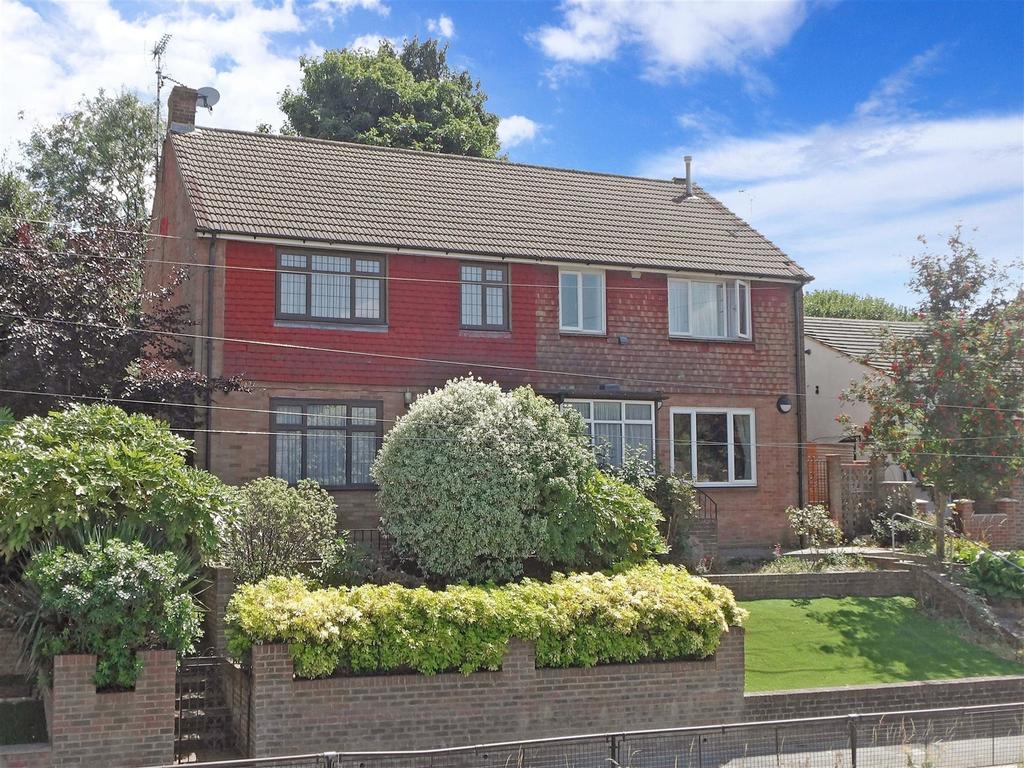Hurstwood, Chatham, Kent 3 bed semidetached house £350,000
