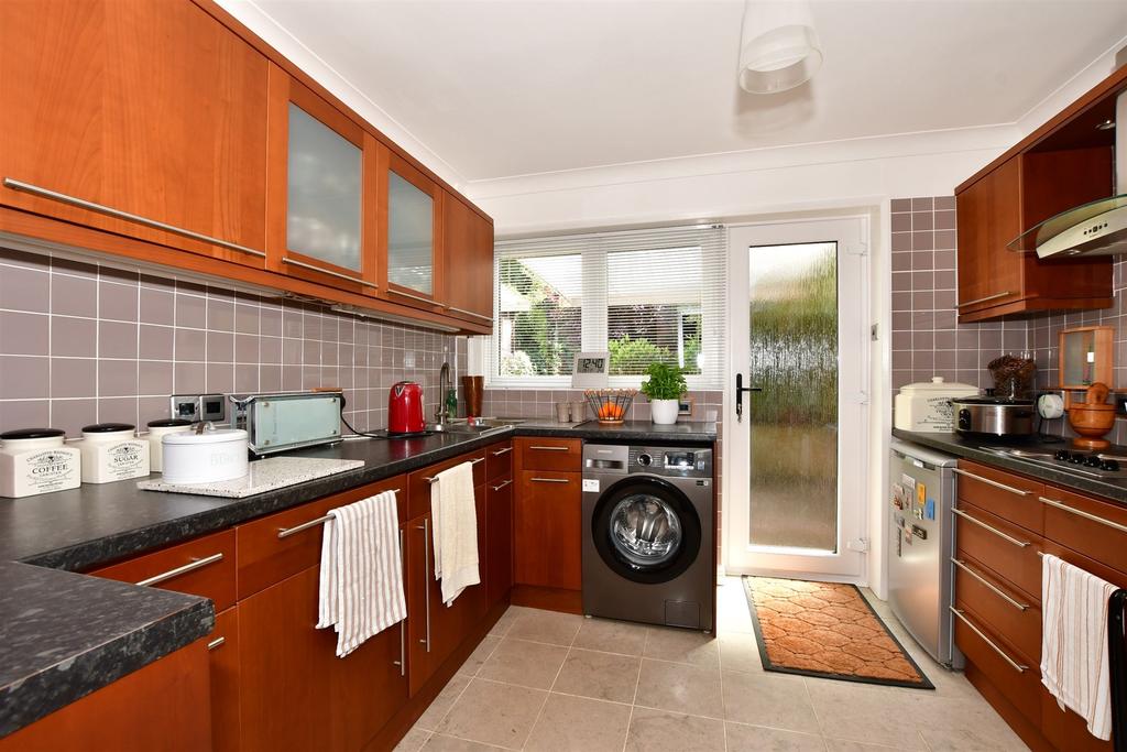 Hurstwood, Chatham, Kent 3 bed semidetached house for sale £350,000