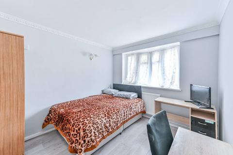 37 Rawstone Walk, London, E13 0HZ