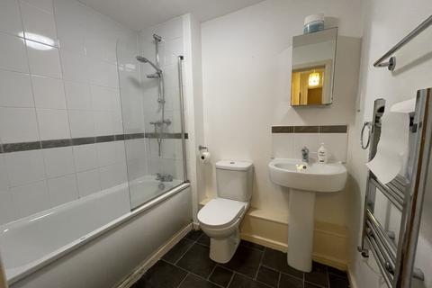 2 bedroom apartment for sale - Greenings Court, Carrington Park, Warrington, Cheshire, WA2