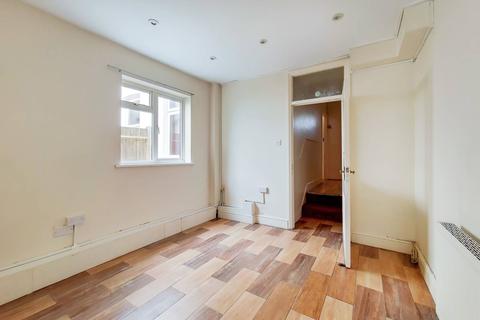 4 bedroom house to rent - Laleham Road, Catford, London, SE6