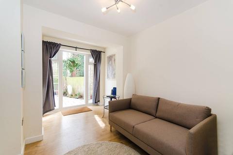 1 bedroom flat to rent - Westbury Lodge Close, Pinner, HA5