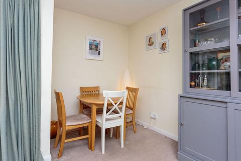 2 bedroom flat for sale - 2/8 Orchard Brae Avenue, Orchard Brae, Edinburgh, EH4 2HW