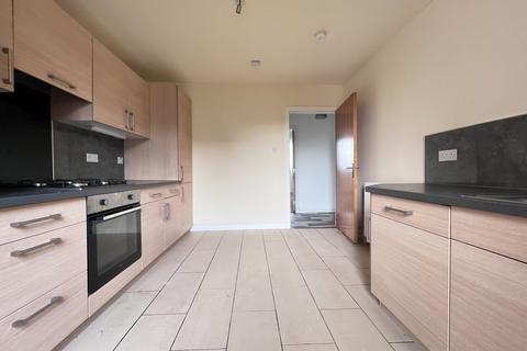 3 bedroom flat to rent - Shepherds Loan, West End, Dundee, DD2