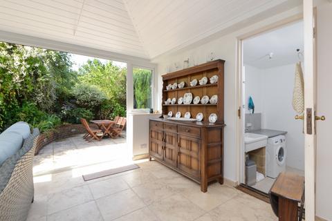9 Dennes Mill Close, Wye, Ashford, TN25 5DR