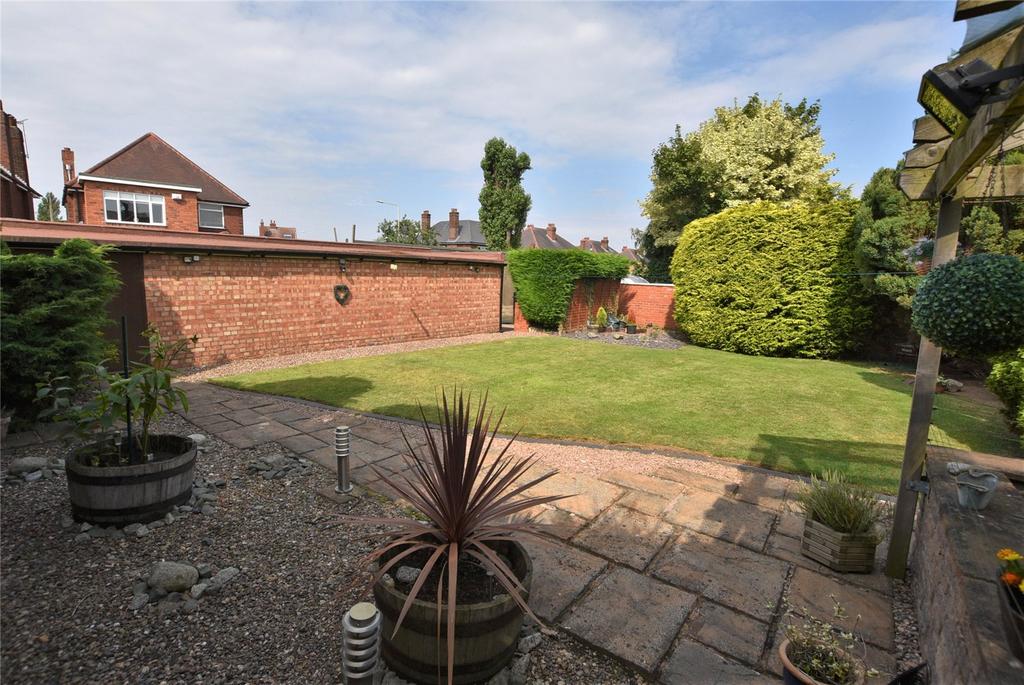 Garland Crescent, Halesowen, West... 4 bed house £425,000