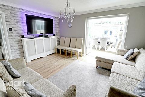 115 Grantham Road, London, E12 5LZ