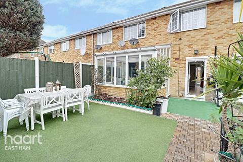 115 Grantham Road, London, E12 5LZ