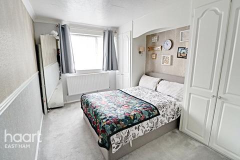 115 Grantham Road, London, E12 5LZ