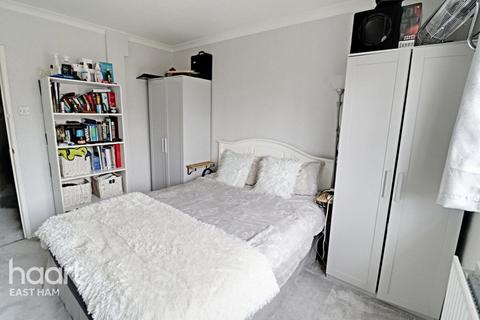 115 Grantham Road, London, E12 5LZ