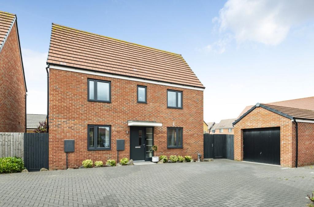 Goff Place, Wootton, Bedford 3 bed detached house £375,000