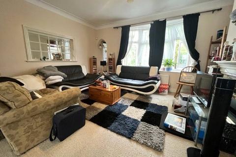 3 bedroom semi-detached house to rent, Kingston Road, Staines-upon-Thames, Surrey, TW18