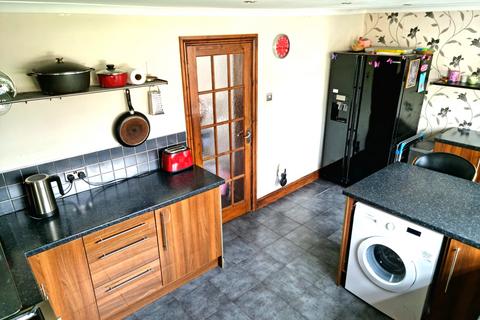 3 bedroom terraced house to rent, Richmond Road, Ilford IG1