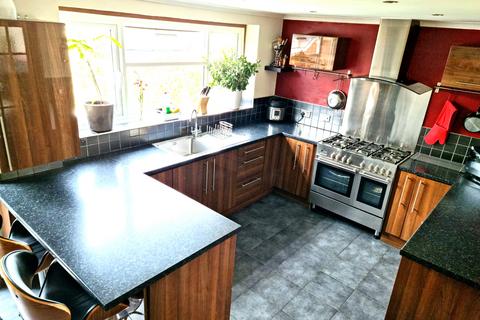 3 bedroom terraced house to rent, Richmond Road, Ilford IG1