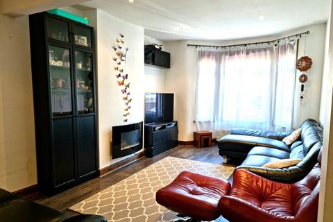 3 bedroom terraced house to rent, Richmond Road, Ilford IG1
