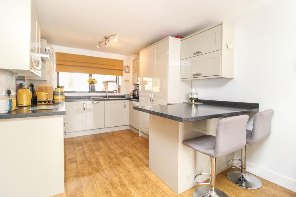 The Chase, High Street, Kempston, Bedford 2 bed apartment £215,000