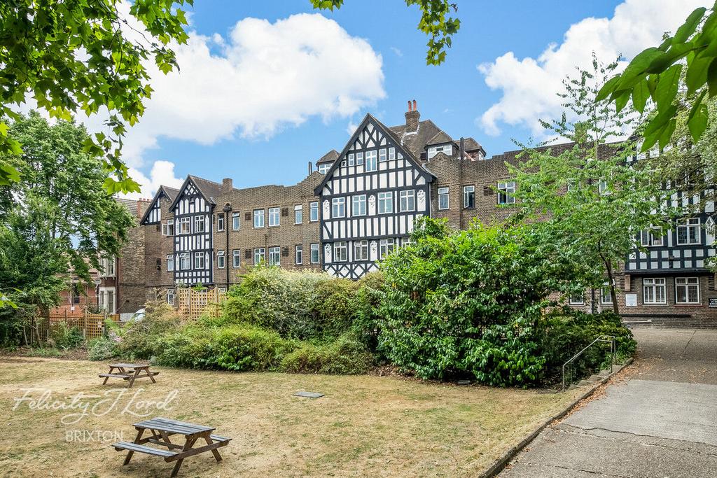 Tudor Close, London, SW2 Studio for sale £240,000
