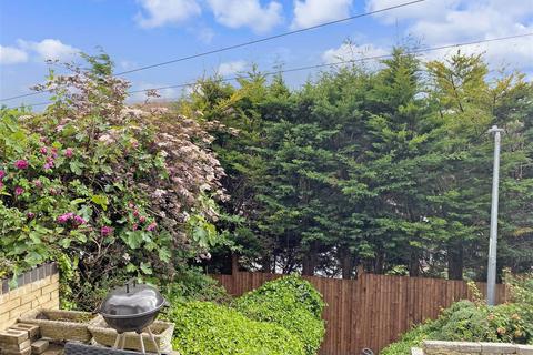146 Charles Drive, Cuxton, Rochester, ME2 1DX