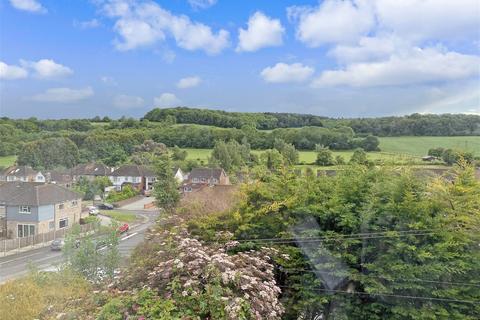 146 Charles Drive, Cuxton, Rochester, ME2 1DX