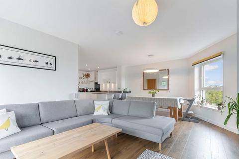3 bedroom flat for sale - 67 (flat 10), Marionville Road, Edinburgh, EH7 6FJ