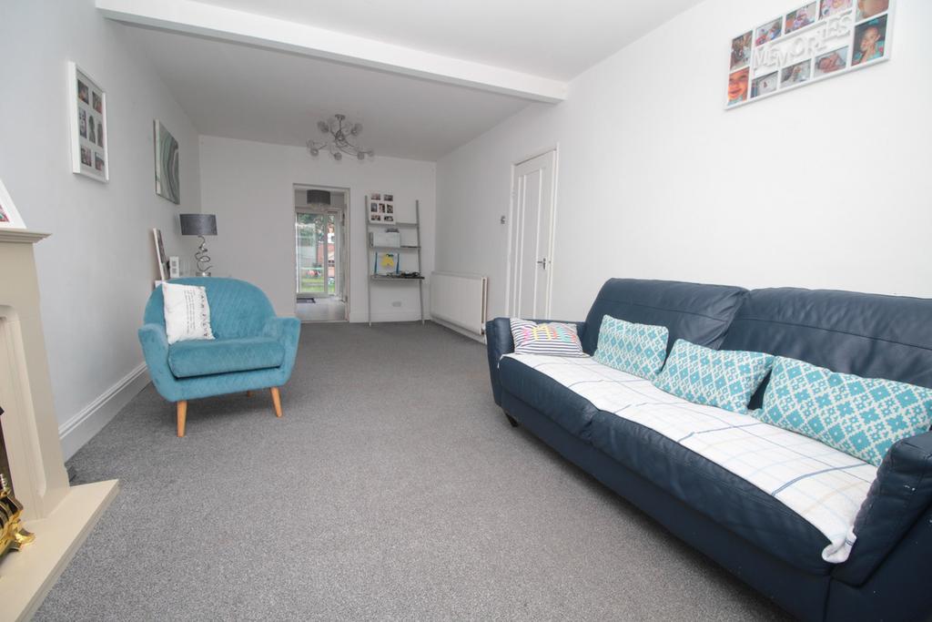 Lythalls Lane, Coventry, CV6 3 bed semidetached house £250,000