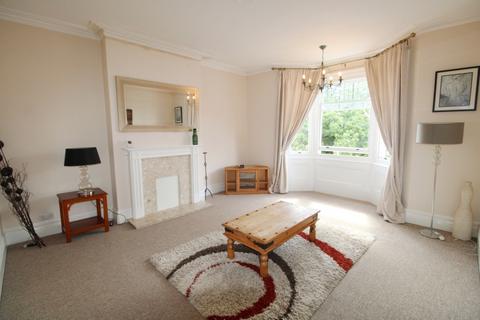 3 bedroom flat to rent, Beaulieu Road, Bournemouth BH4