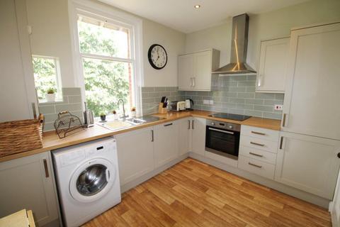 3 bedroom flat to rent, Beaulieu Road, Bournemouth BH4