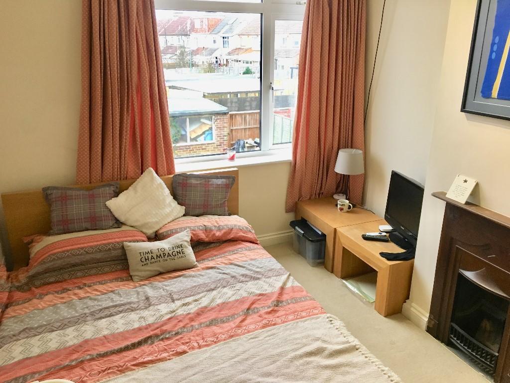 Double Bed3
