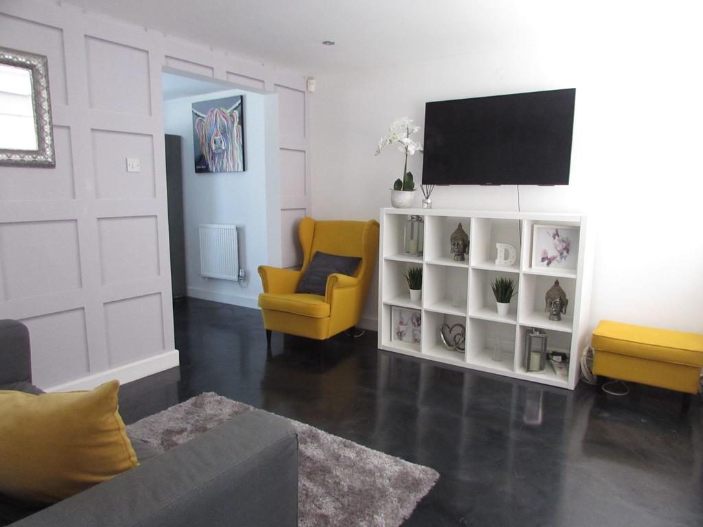 Chedworth Drive, Baguley, Manchester... 2 bed semidetached house £