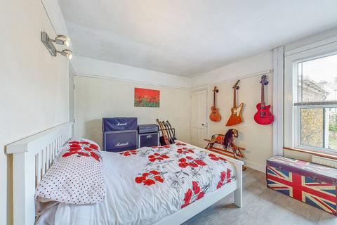 175 Frindsbury Road, Rochester, ME2 4JH