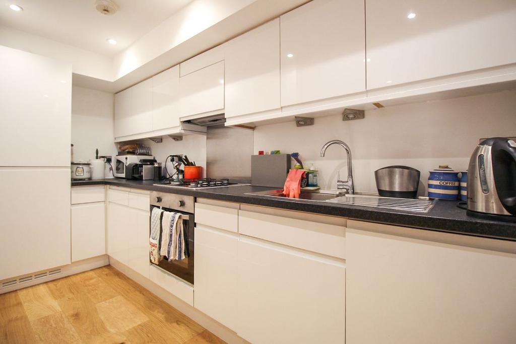 Apartment in London - View 5