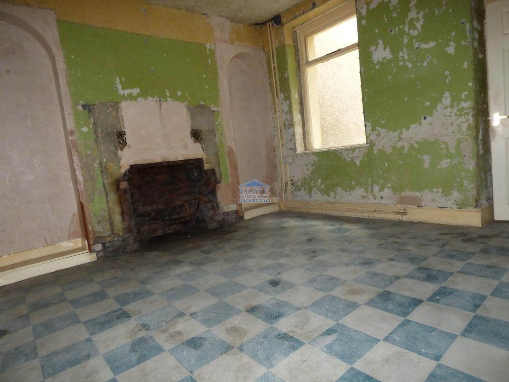 Eva Street, Neath, Neath Port Talbot.... 3 bed terraced house £65,000