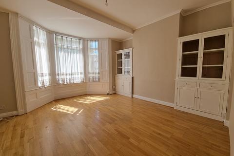 2 bedroom flat to rent, Ordnance Road, Enfield, EN3