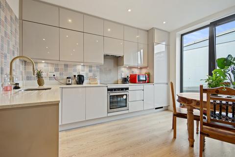 2 bedroom flat for sale - Tide Waiters House, Canary Wharf E14