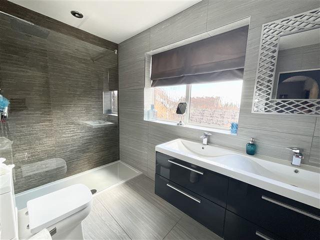En suite shower room