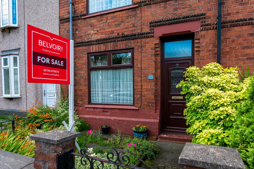 West End Road, Haydock, WA11 2 bed terraced house £75,000