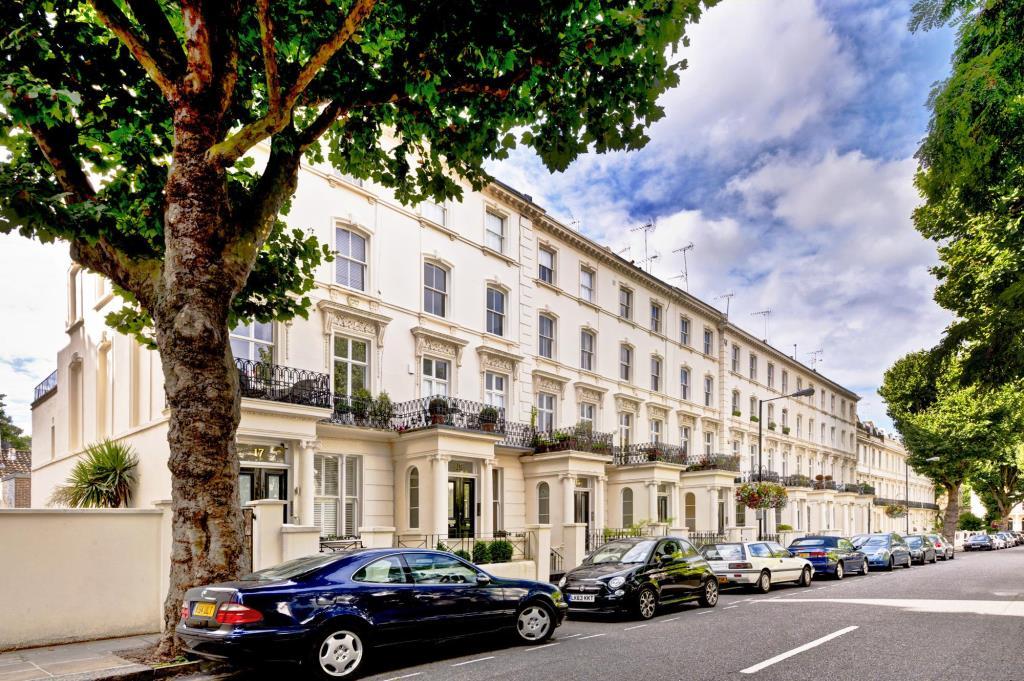 Clarendon Gardens, Little Venice, London, W9 2 bed flat for sale £